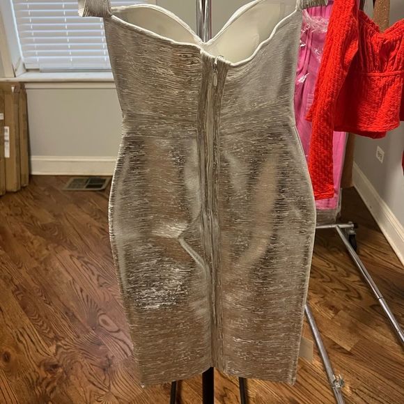 🔥Irreplaceable Off Shoulder Slvr Metallic Bandage - Picture 12 of 12